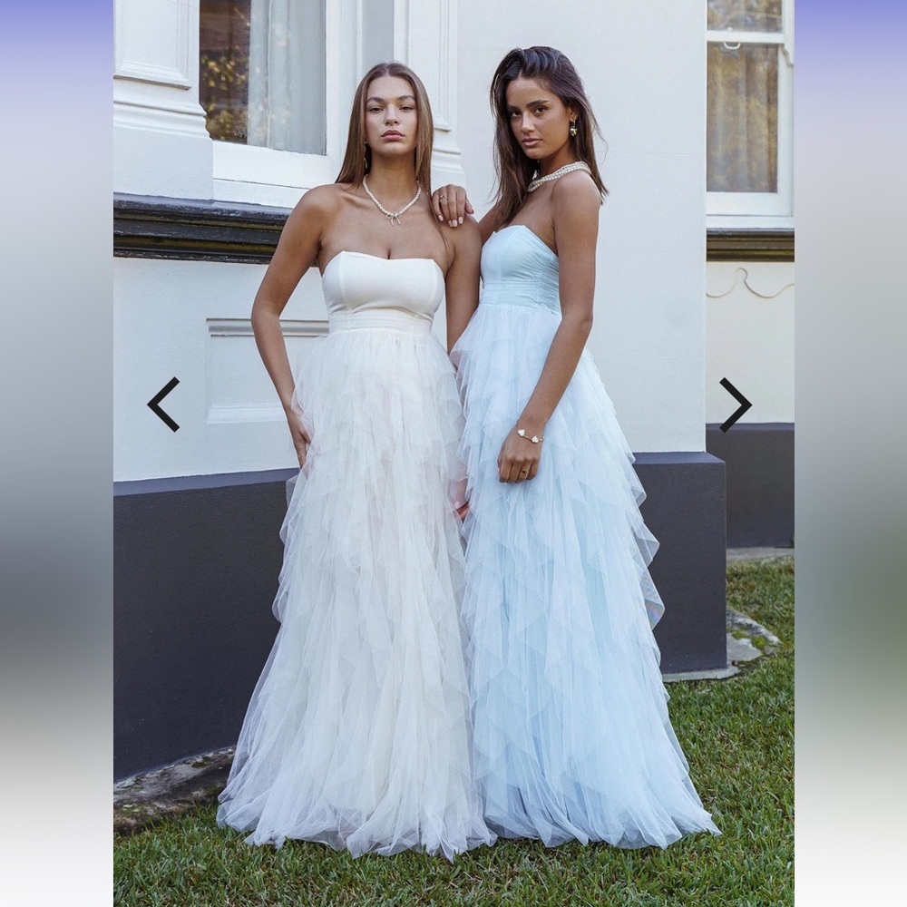 Selfie Leslie Strapless Dress in White